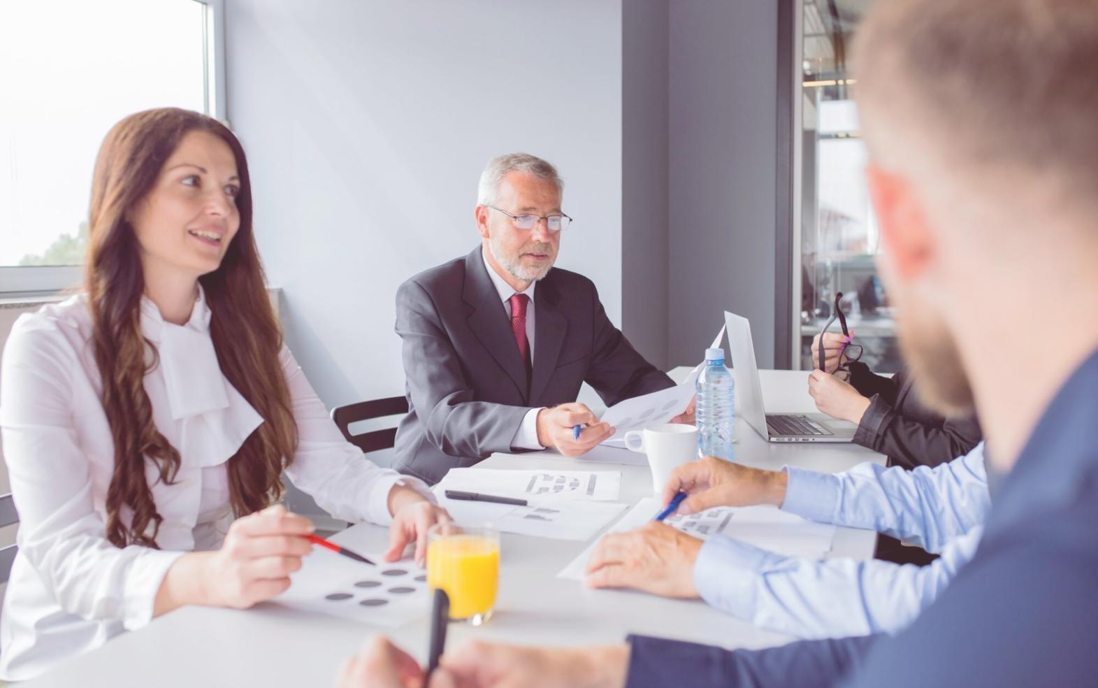 Teilnehmer beim gemeinsamen Lernen
